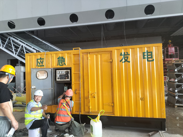 秦安怎样判断空气滤清器是否需要更换？